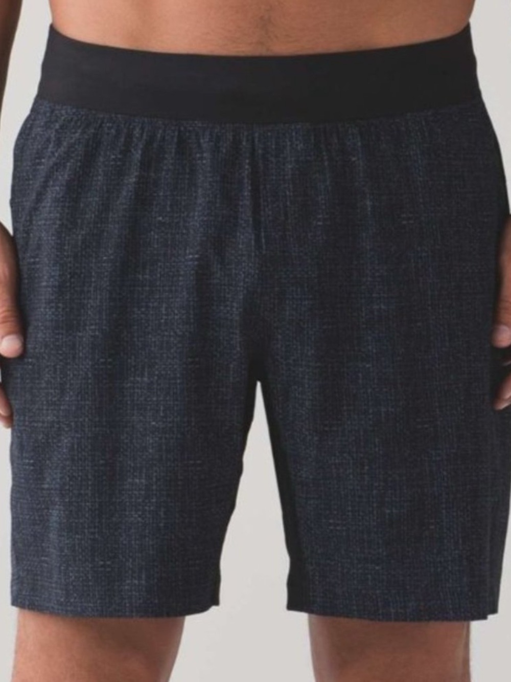 Lululemon T.H.E. Short Linerless 9” Size M Wire Weave Foghorn Black